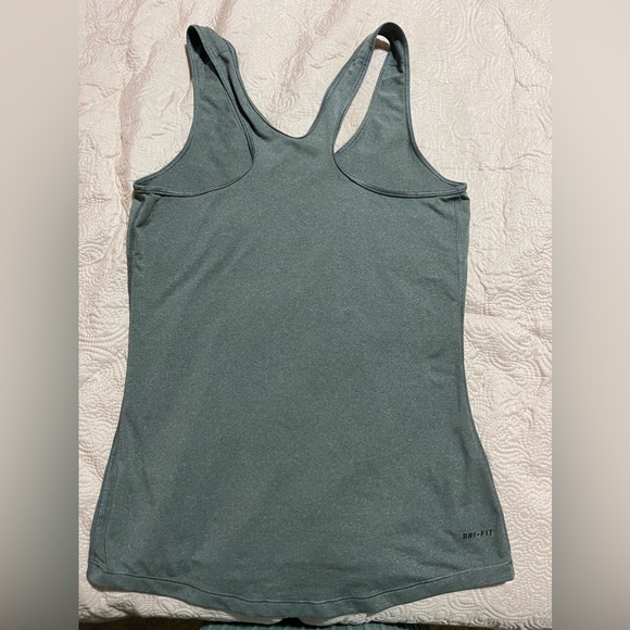 Nike pro T-shirt - Picture 4 of 6